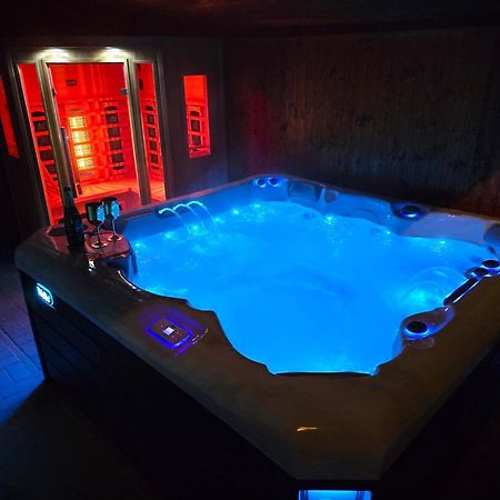 Vila Max - Whirlpool & Bazen & Sauna Velké Losiny エクステリア 写真